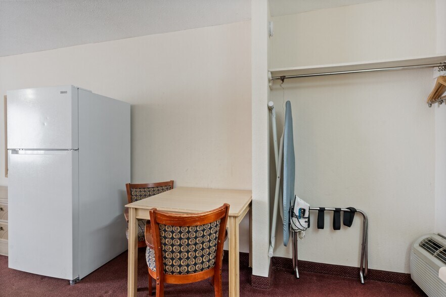 More Photos Of 1530 Cleveland Rd, Sandusky Hotel For Sale