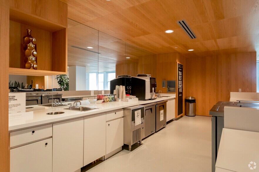 More Photos Of 132 W 31st St, New York Coworking Space