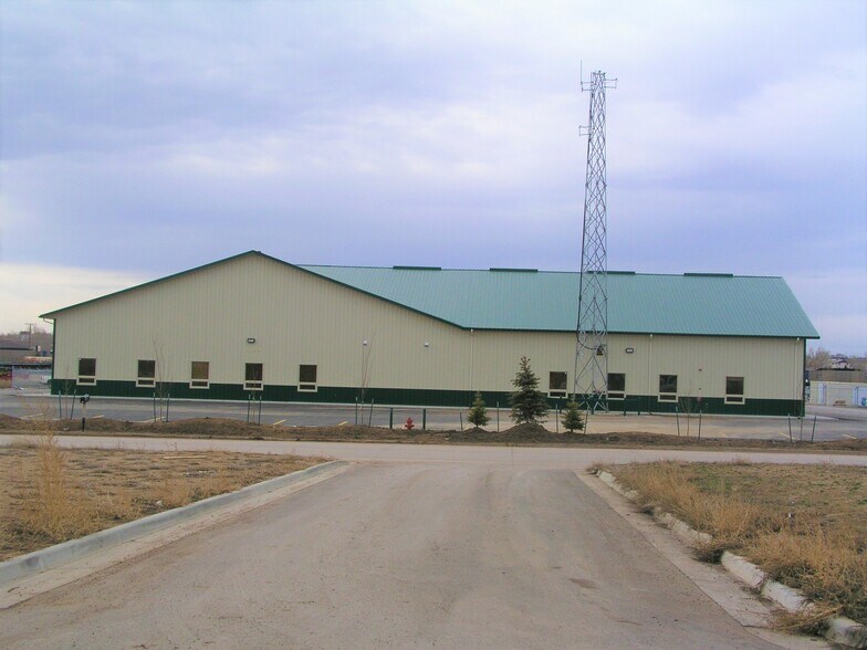 More Photos Of 1400 E Lincoln St, Gillette Warehouse For Lease