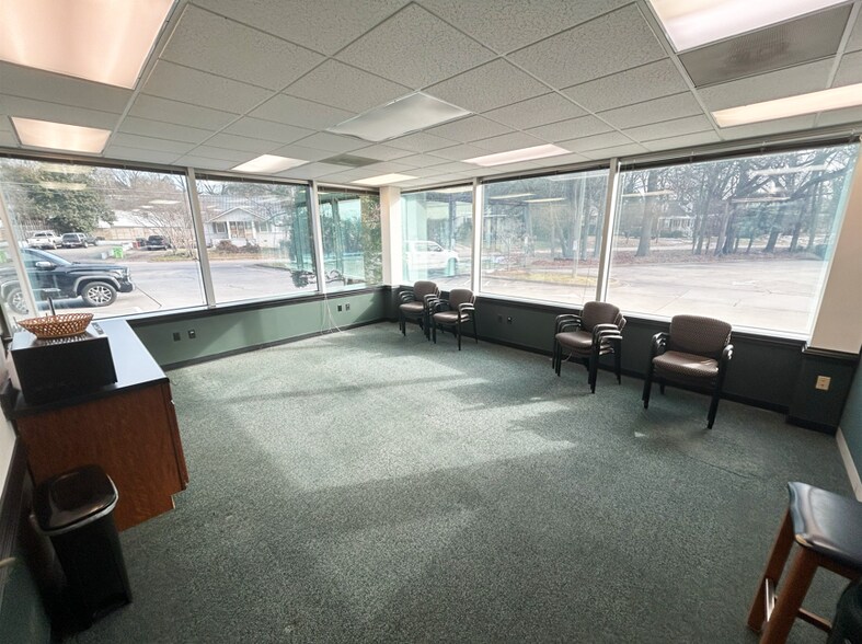 More Photos Of 790 Pershing Rd, Raleigh Office For Lease