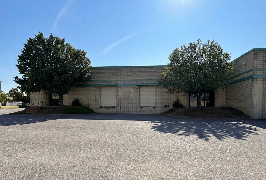 More Photos Of 1110 Appleton Dr, Nashville Light Distribution For Lease