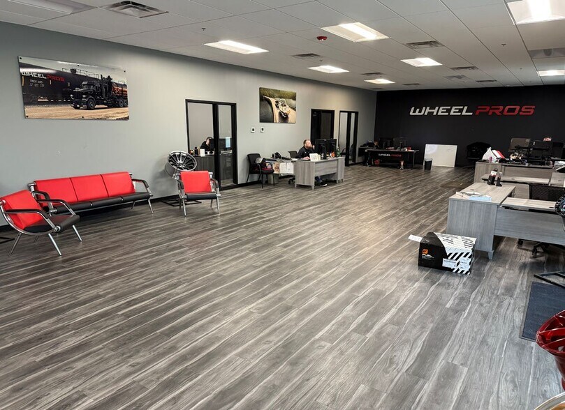 More Photos Of 526 Myatt Dr, Madison Warehouse For Lease