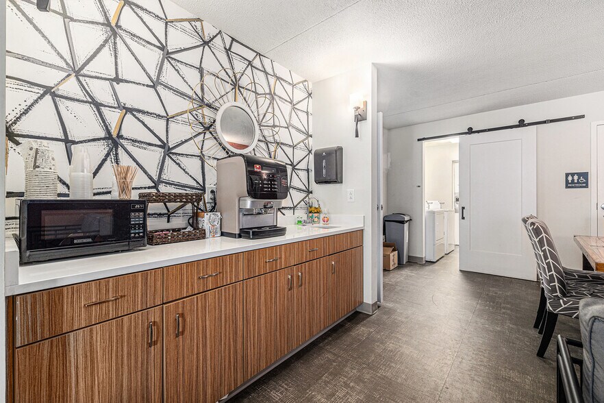 More Photos Of 7501 N Ocean Blvd, Myrtle Beach Hotel For Sale