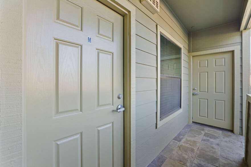 More Photos Of 621-627 13th St, Modesto Office For Lease