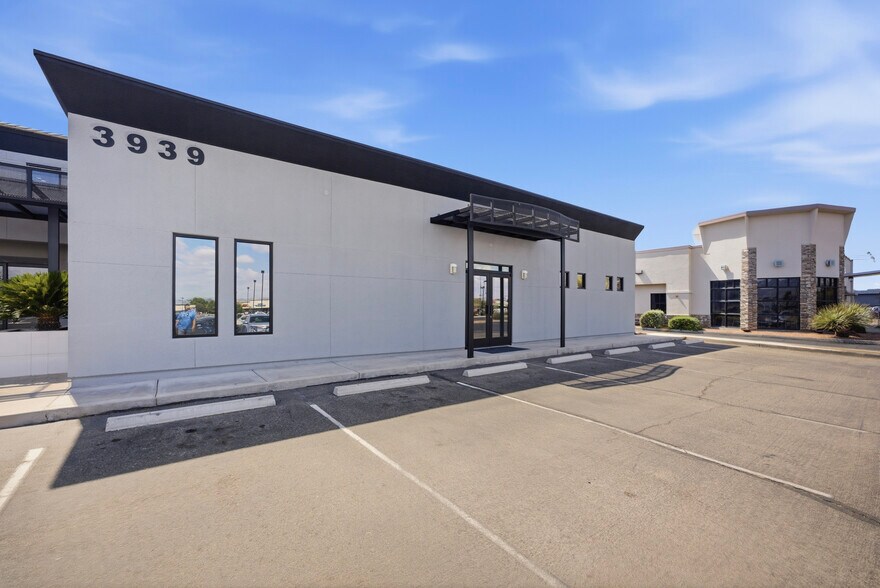 More Photos Of 3939 N Stockton Hill Rd, Kingman Office For Lease