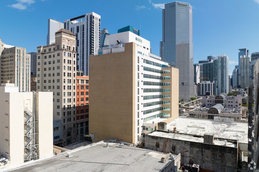 More Photos Of 14 NE 1st Ave, Miami Office For Sale