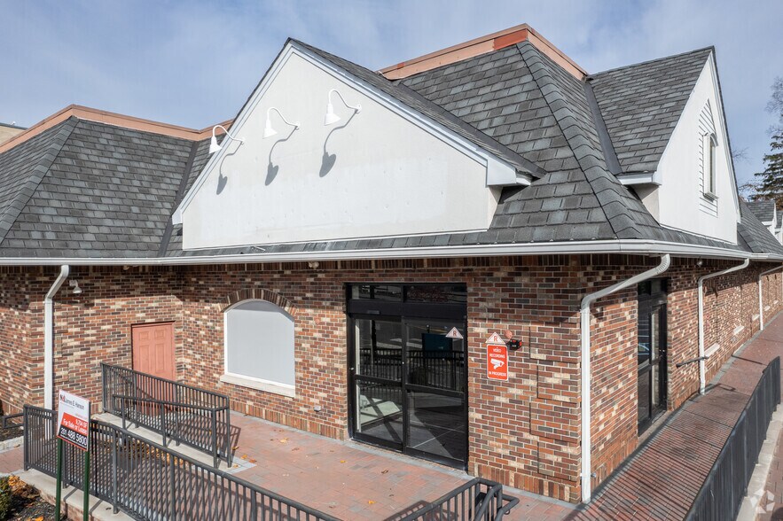 More Photos Of 44 W Allendale Ave, Allendale Freestanding For Sale