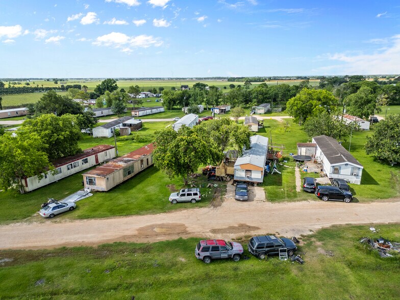 More Photos Of 354 Private Road 620, Bay City Manufactured Housing Mobile Home Park For Sale