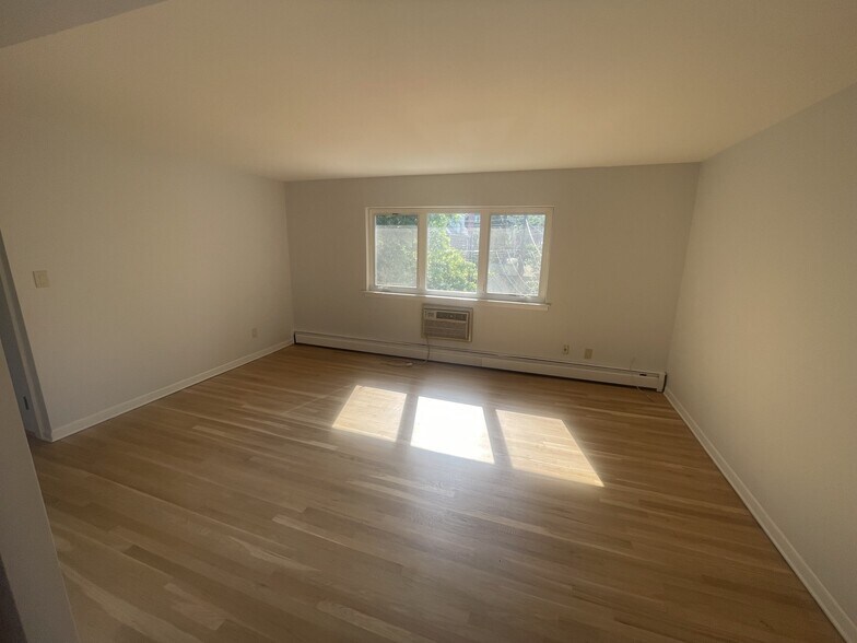 More Photos Of 5834 Fieldston Rd, Bronx Apartments For Sale