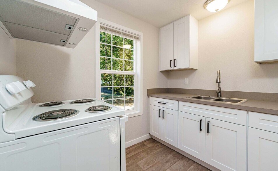 More Photos Of 10327-10337 NE Fourth Plain Blvd, Vancouver Apartments For Sale