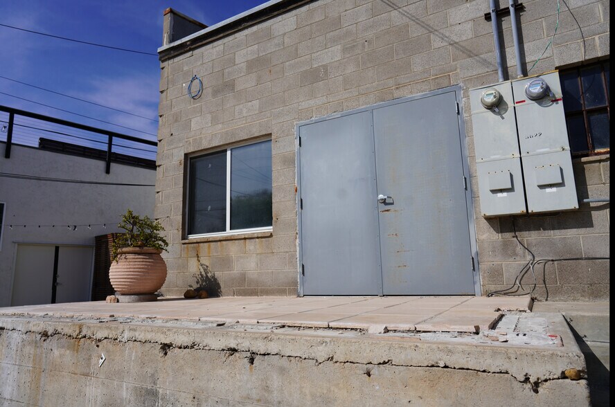 More Photos Of 5622-5624 La Jolla Blvd, La Jolla Storefront Retail Residential For Sale