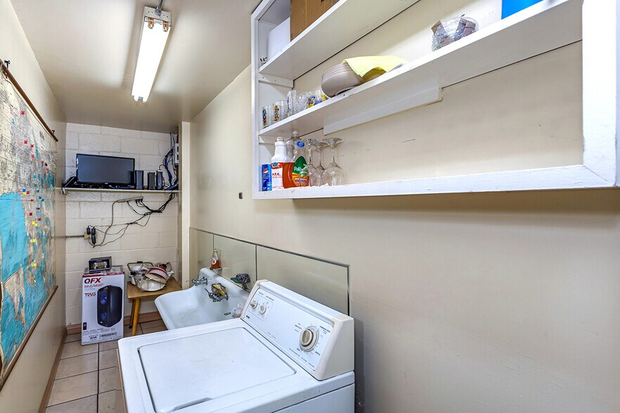 More Photos Of 12561-12563 Persing Dr, Whittier Showroom For Sale