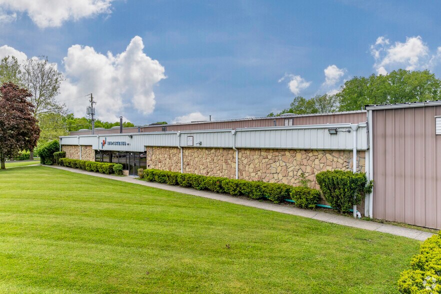 More Photos Of 265 Ballard Rd, Middletown Warehouse For Lease