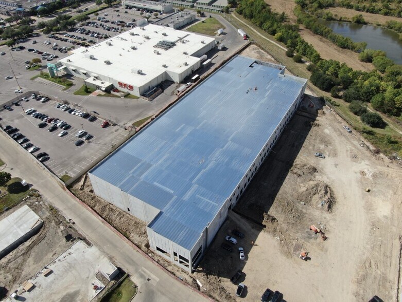 More Photos Of 8008 Sam Houston Pkwy S, Houston Unknown For Lease