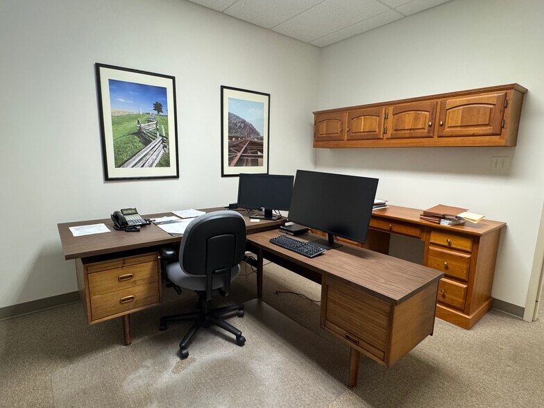 More Photos Of 13622 Pennsylvania Ave, Hagerstown Office For Lease