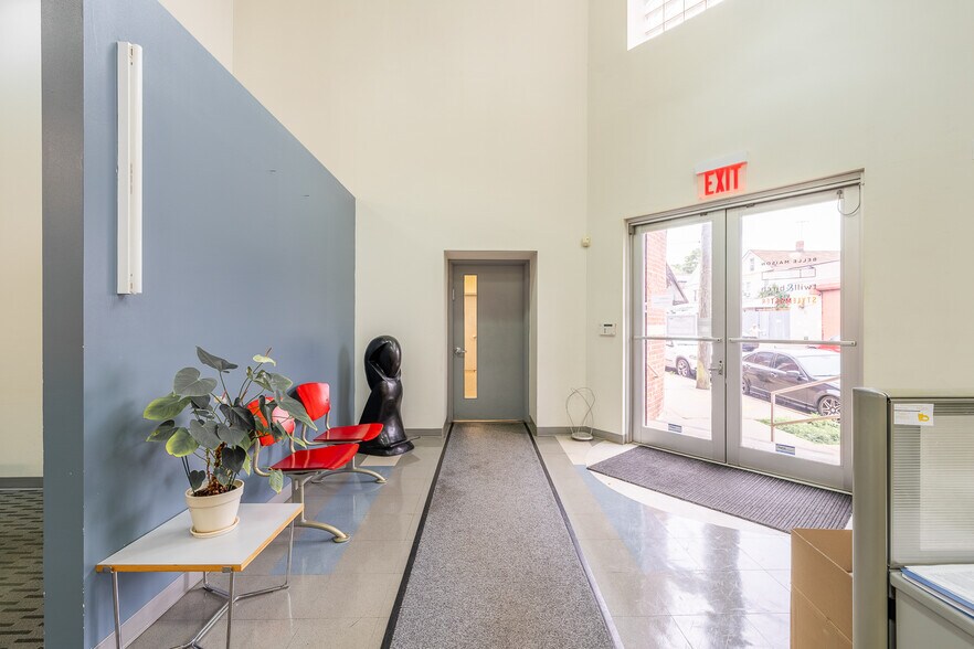 More Photos Of 8950 127th St, Richmond Hill Warehouse For Sale