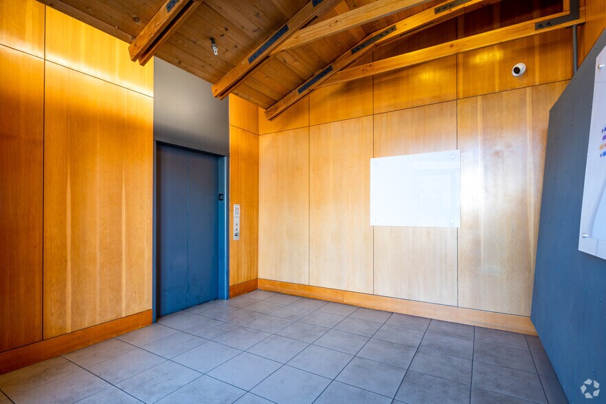 More Photos Of 15000 Ventura Blvd, Sherman Oaks Loft Creative Space For Lease