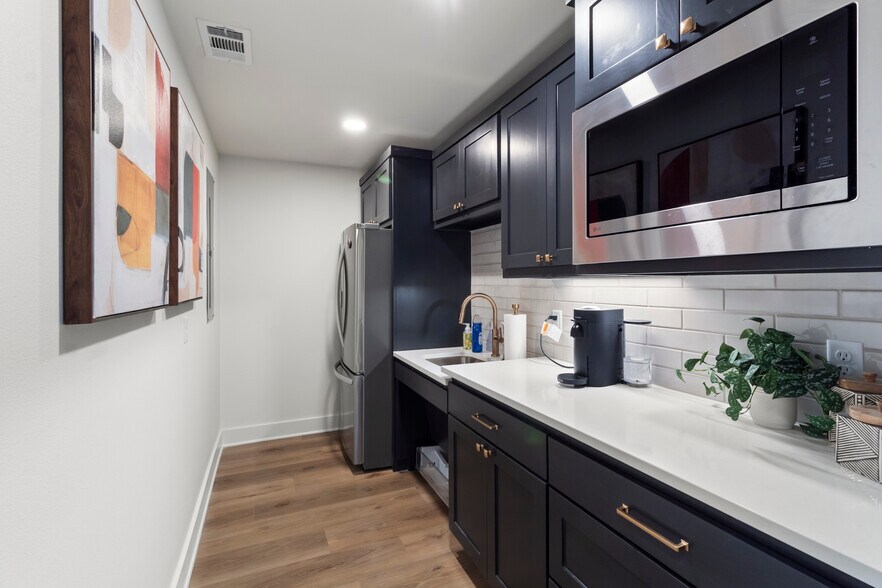 More Photos Of 2800 Barron #201 & #202 rd, College Station Office For Lease