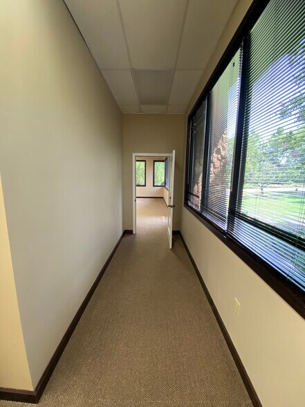 More Photos Of 1040 Wildewood Centre Dr, Columbia Office For Lease