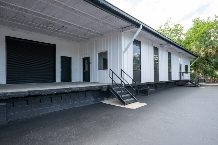More Photos Of 924 N Lane Ave, Jacksonville Warehouse For Sale
