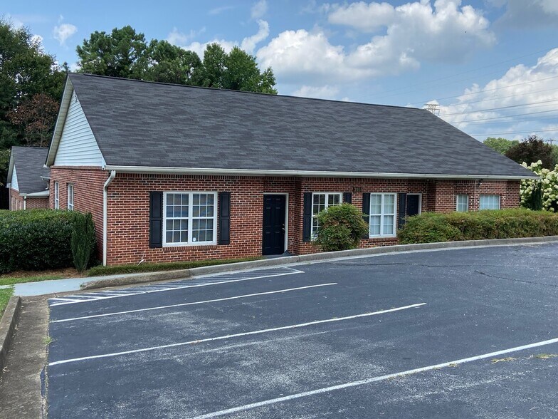 More Photos Of 3185 Cherokee St, Kennesaw Medical For Lease