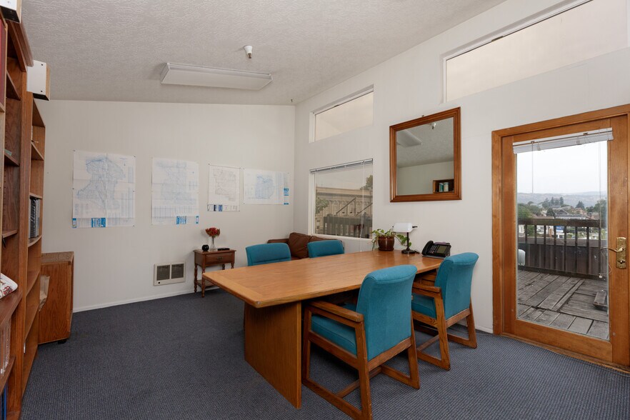 More Photos Of 414 Washington St, The Dalles Office For Sale