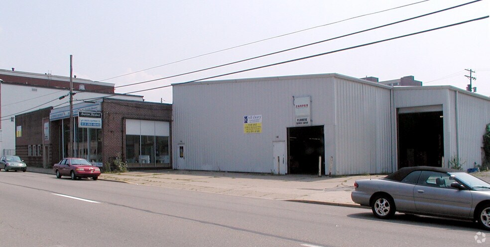 More Photos Of 938 4th Ave, Coraopolis Warehouse For Lease