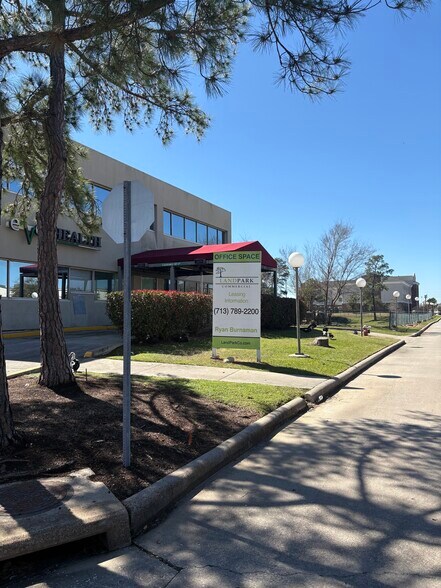 More Photos Of 14011 Park Dr, Tomball Unknown For Lease