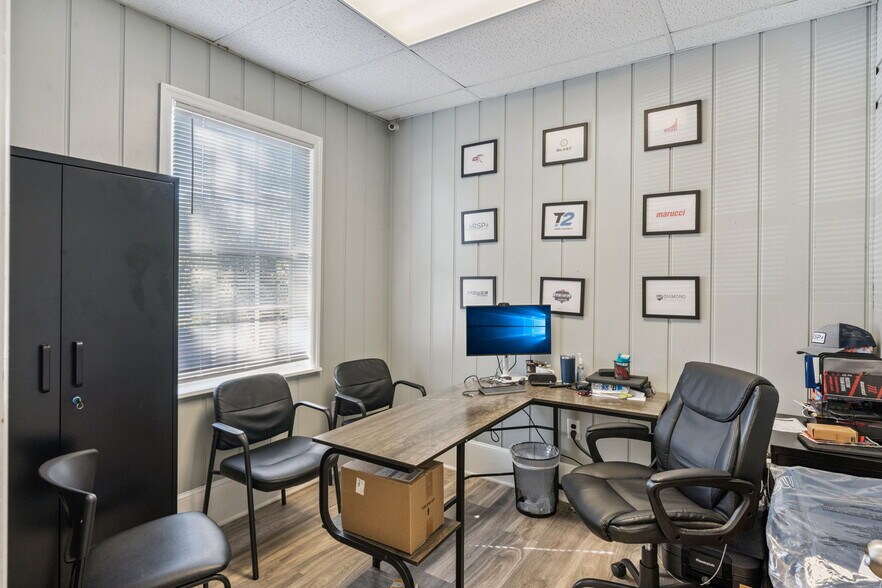More Photos Of 320 S Tubb St, Oakland Warehouse For Sale