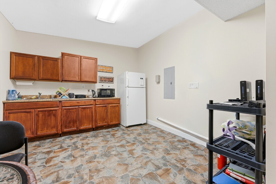 More Photos Of 160 Fayette St, Morgantown Apartments For Sale