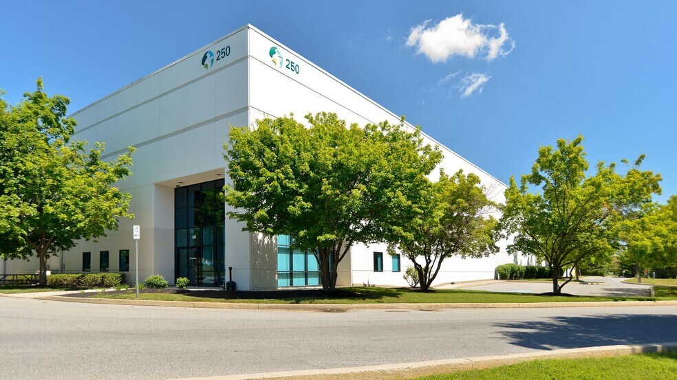 Primary Photo Of 250 Boulder Dr, Breinigsville Warehouse For Lease