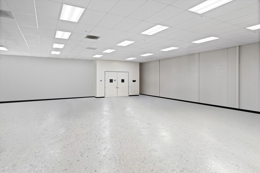 More Photos Of 7433-7439 Lampson Ave, Garden Grove Warehouse For Sale