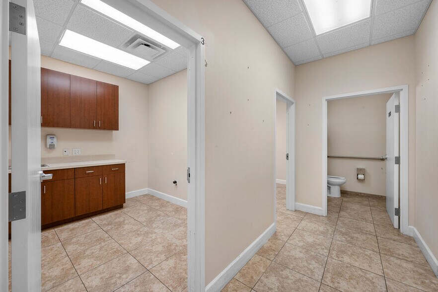 More Photos Of 1713 US Highway 441 N, Okeechobee Medical For Lease