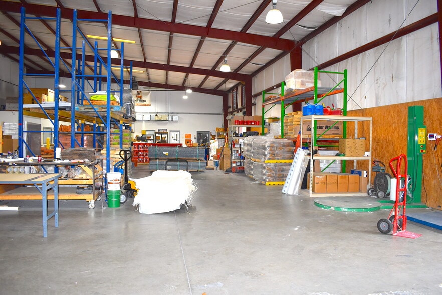 More Photos Of 6975 Flat Rock Rd, Midland Office For Lease