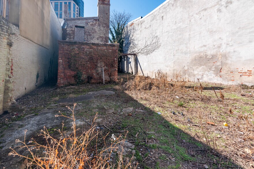 More Photos Of 401-405 S High St, Baltimore Storefront Retail Residential For Sale