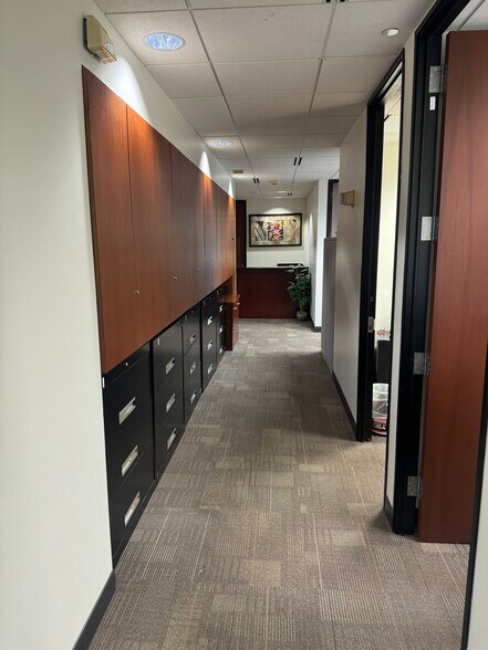 More Photos Of 1100 Alakea St, Honolulu Office For Sale