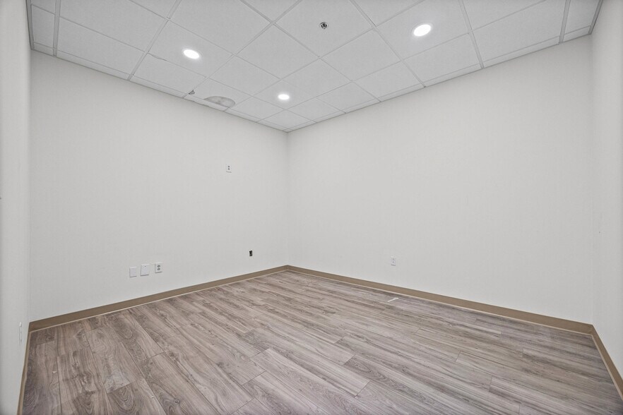 More Photos Of 70 Elizabeth Blackwell St, Geneva Office For Lease