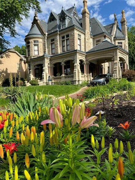 More Photos Of 809 Hall St, Saint Joseph Hospitality For Sale