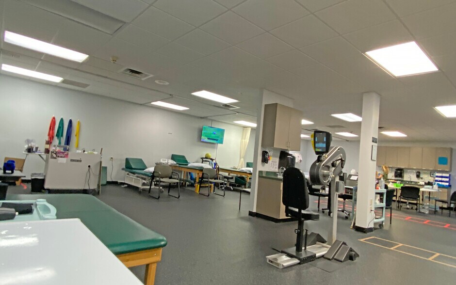 More Photos Of 450 Powers Ave, Harrisburg Medical For Lease