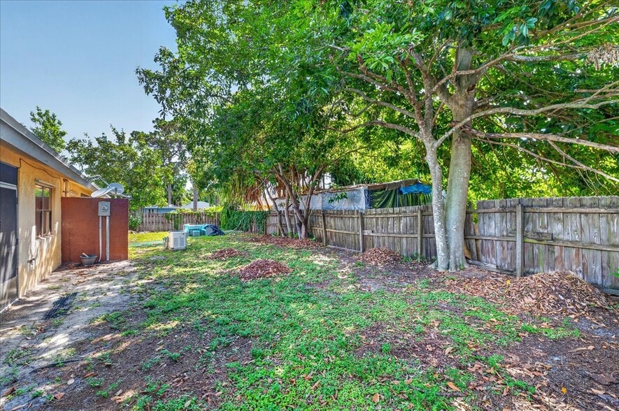 More Photos Of 12452 Guilford Way, Wellington Multifamily For Sale