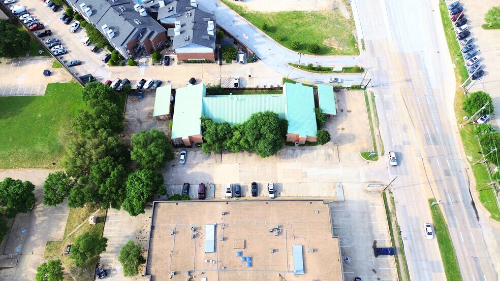 More Photos Of 12989 Jupiter Rd, Dallas Office For Sale