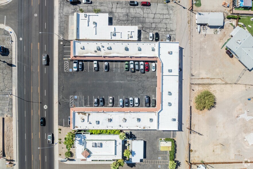 More Photos Of 2065 Highway 95, Bullhead City Storefront For Sale
