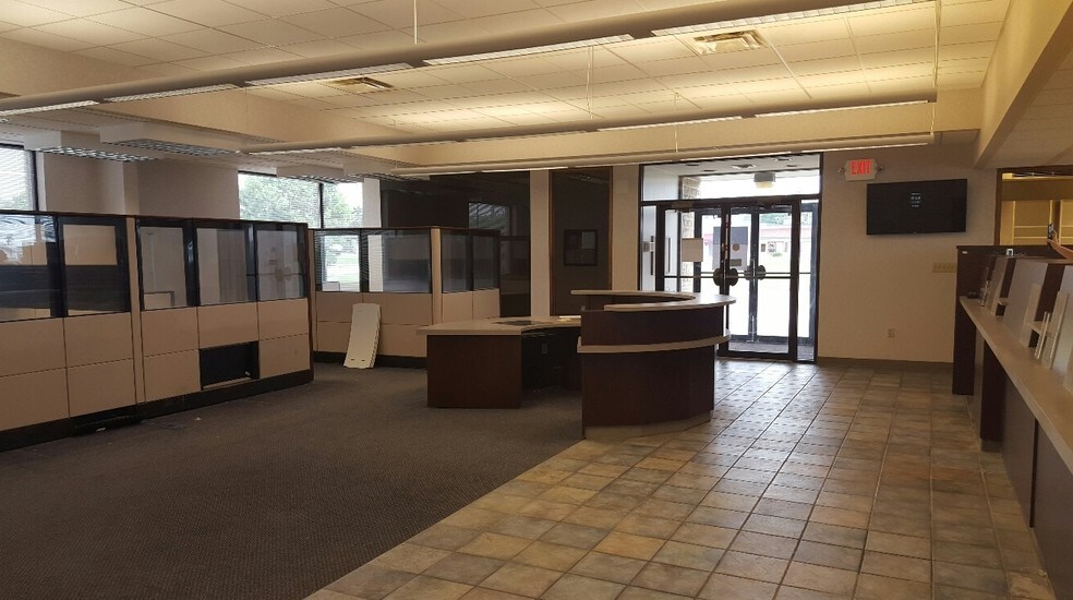More Photos Of 2281 W 4th St, Mansfield Office For Sale