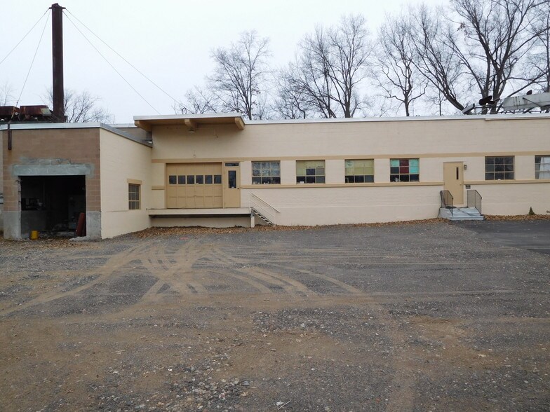 More Photos Of 95 Granby St, Bloomfield Manufacturing For Sale