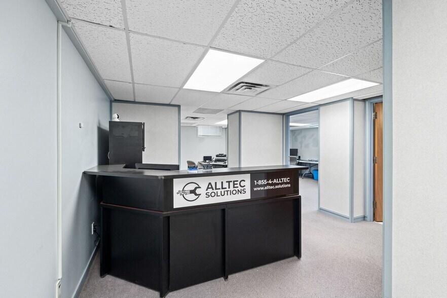 More Photos Of 457 Main St E, Winchester Medical For Sale