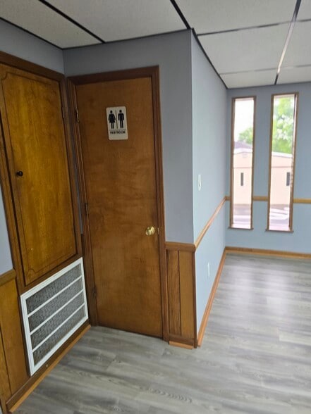 More Photos Of 112 E Dixon Blvd, Shelby Office For Lease