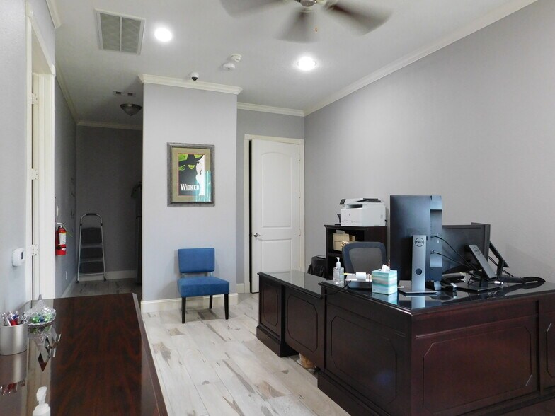 More Photos Of 134 Eldridge Rd, Sugar Land Office Residential For Lease