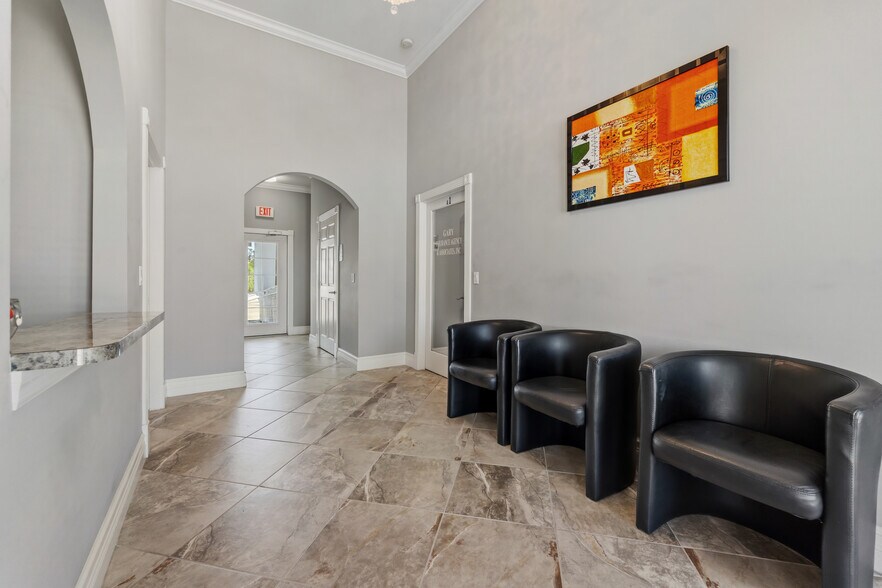 More Photos Of 3193 SE Dixie Hwy, Stuart Office For Sale