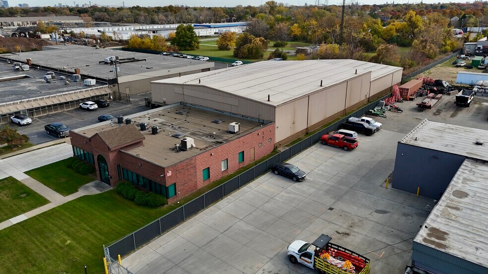 More Photos Of 10001 Mercier St, Dearborn Warehouse For Lease