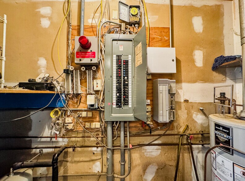 More Photos Of 33 Transport Dr, Bennington Freestanding For Sale